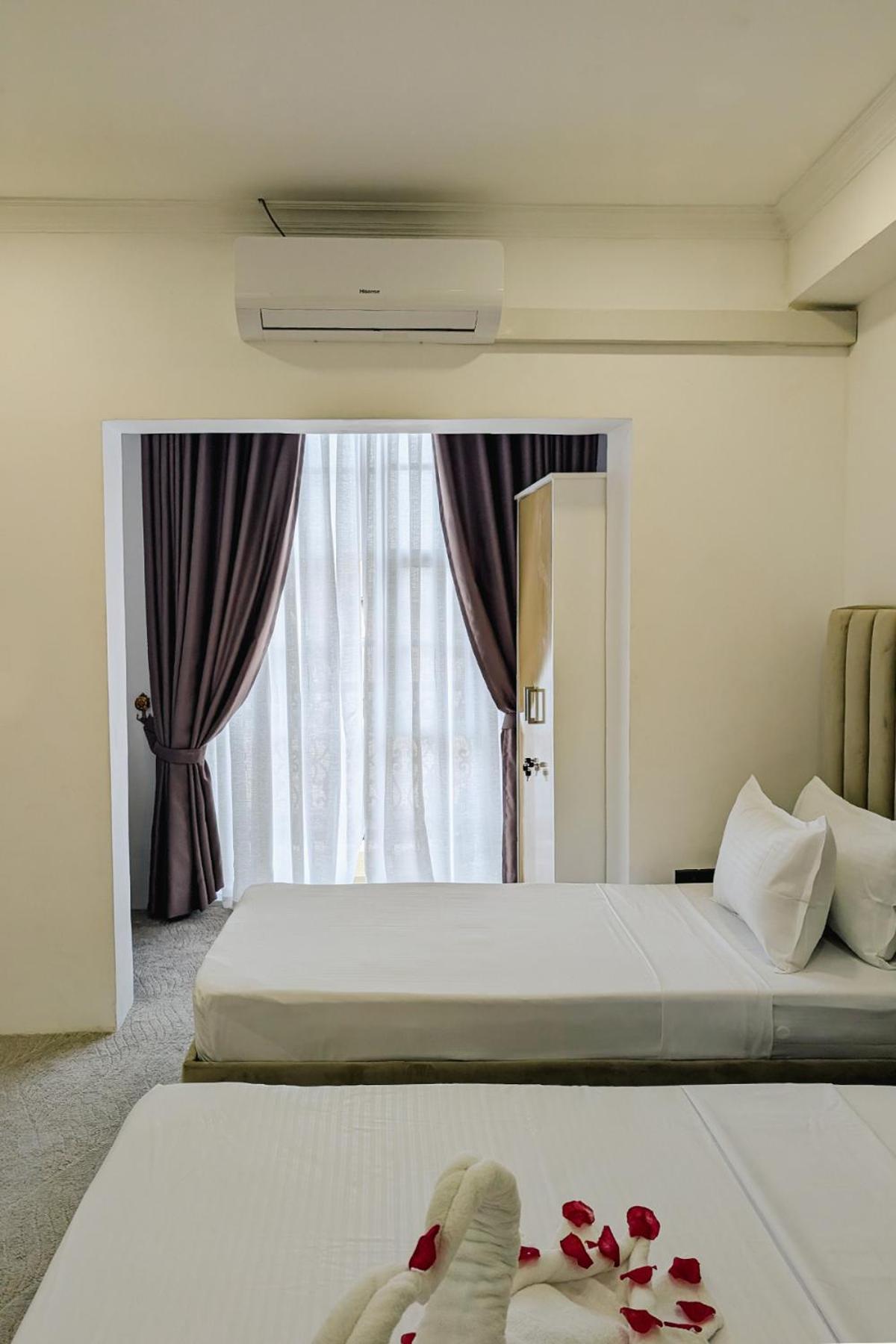 Kings Grand Hotel